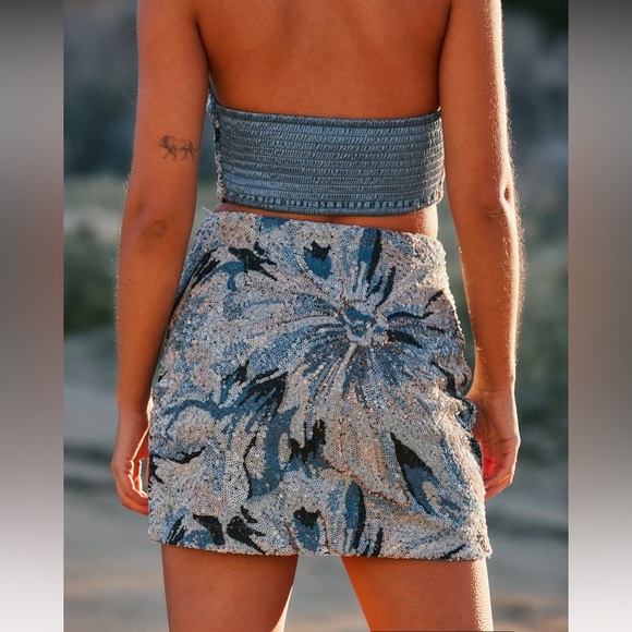 12th Tribe 2 piece set Blue tone sparkle halter Top and matching Skirt  - M -NWT - Picture 3 of 3